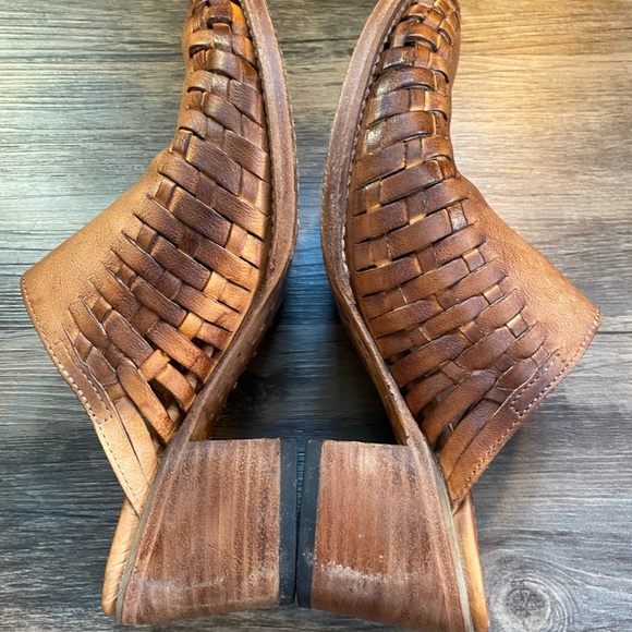 Free Bird Braided Leather Sophia Clogs - Picture 8 of 9